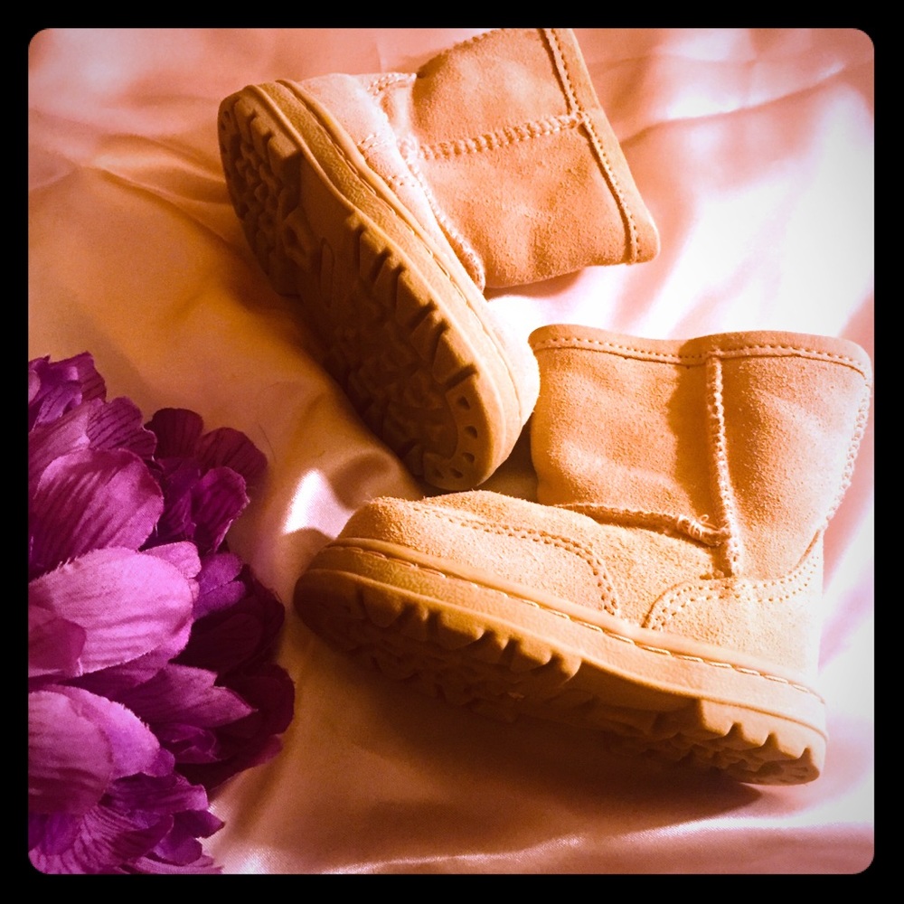 Pink Cherokee baby girl boots
